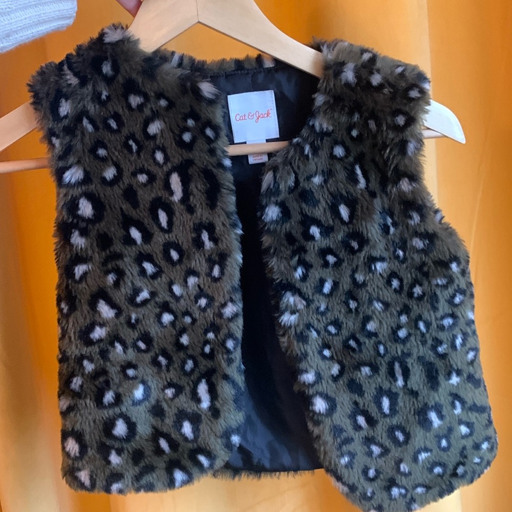 5T Cat and Jack faux fur vest